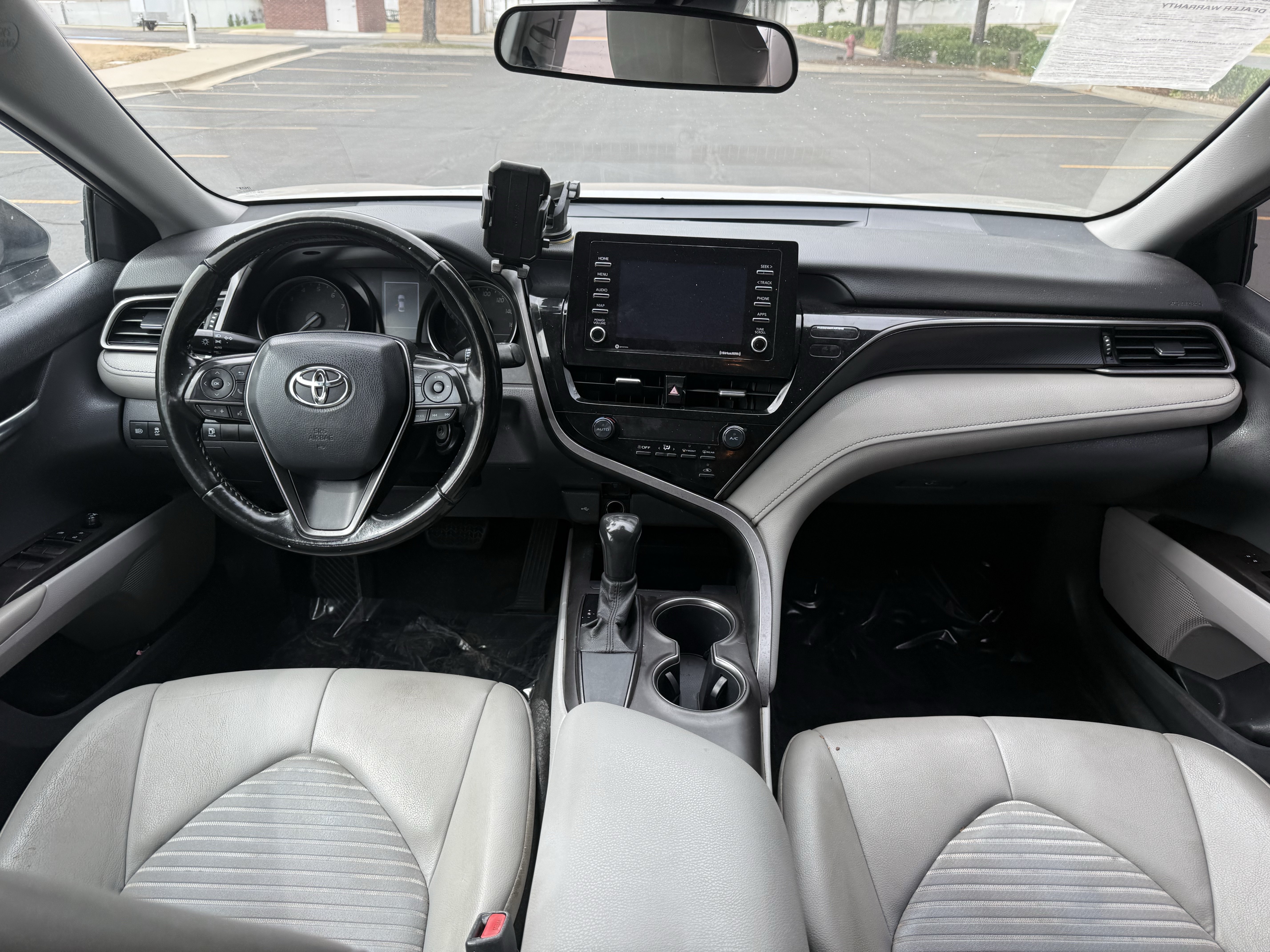 Used 2021 Toyota Camry SE FWD image 10