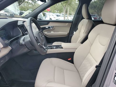 New 2026 Volvo XC90 B6 Plus w/ Protection Package Premier image 8