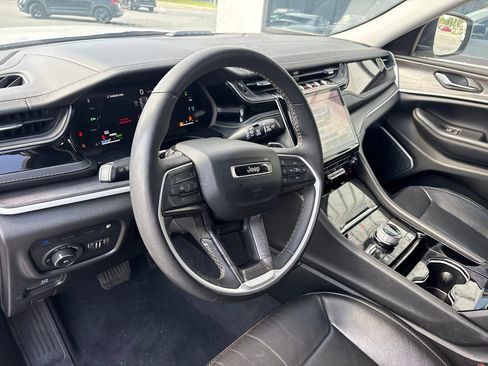 Used 2022 Jeep Grand Cherokee Limited 4xe AWD/4WD image 3