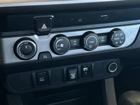 Used 2019 Toyota Tacoma SR5 image 17