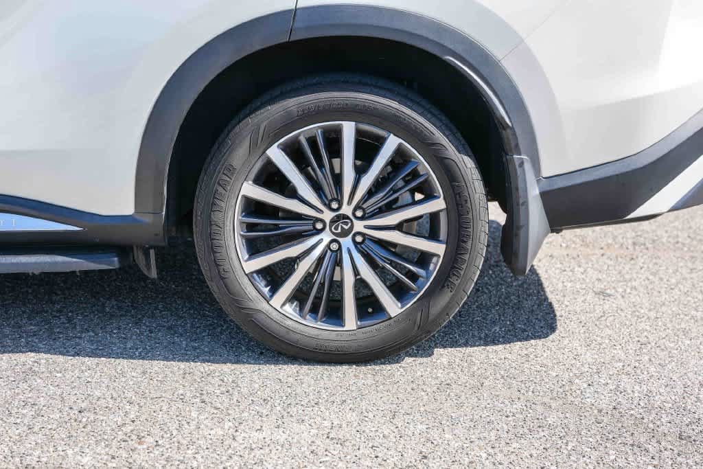 Used 2023 INFINITI QX60 Sensory AWD/4WD image 10