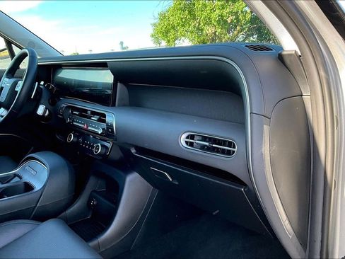 Used 2026 Hyundai Palisade SEL FWD image 14