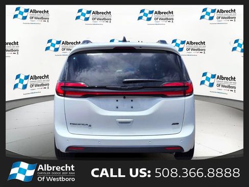 New 2026 Chrysler Pacifica Select w/ S Appearance Package AWD/4WD image 4