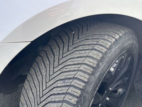 Used 2013 Ford Taurus Limited image 9