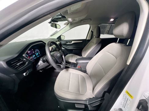 Used 2022 Ford Escape S image 14