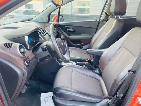Used 2015 Chevrolet Trax LT w/ LT Sun and Sound Package image 16