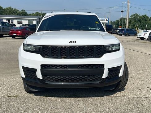 Used 2025 Jeep Grand Cherokee L Altitude image 9