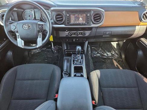 Used 2018 Toyota Tacoma SR5 RWD image 16