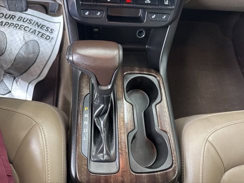 Used 2017 GMC Canyon SLT image 23