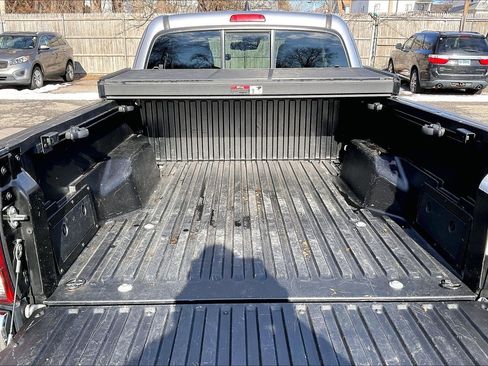 Used 2018 Toyota Tacoma SR5 image 24