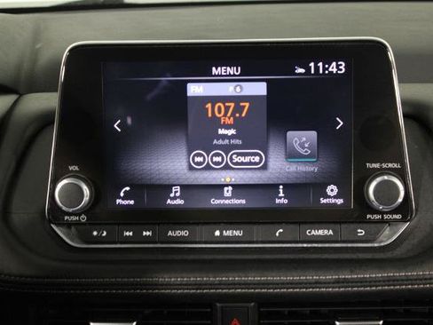Certified 2024 Nissan Rogue SV FWD image 9
