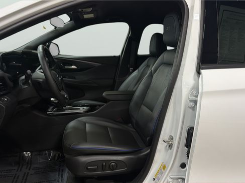 Used 2024 Buick Envista Sport Touring w/ Convenience I Package FWD image 22
