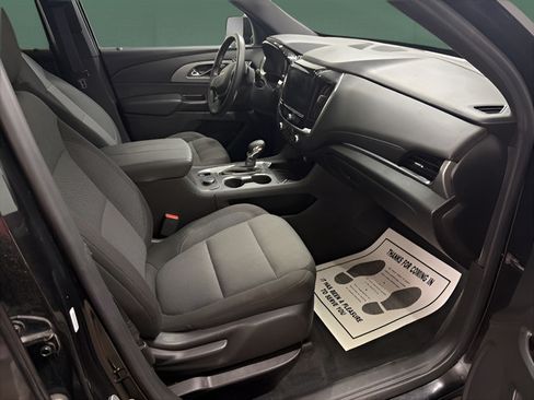 Used 2023 Chevrolet Traverse LT AWD/4WD image 16
