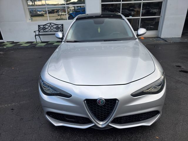 Used 2017 Alfa Romeo Giulia Ti w/ TI 19" Sport Package RWD image 10