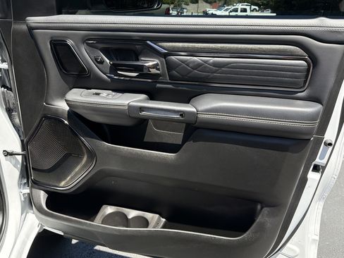 Used 2025 RAM 1500 Limited AWD/4WD image 17