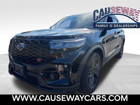 Used 2025 Ford Explorer ST AWD/4WD image 1