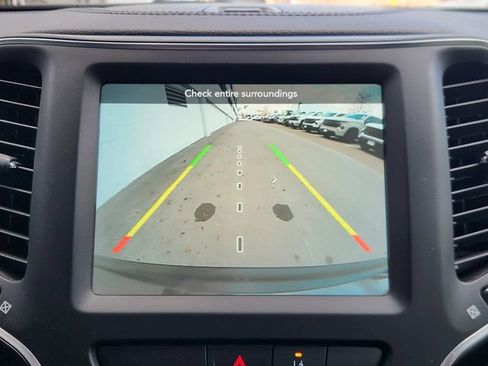 Used 2022 Jeep Cherokee Latitude Lux image 15