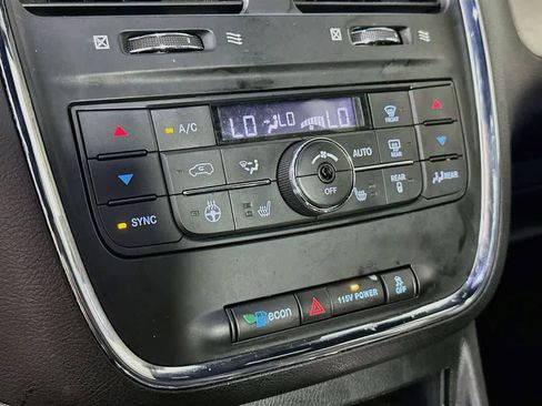 Used 2019 Dodge Grand Caravan GT FWD image 17