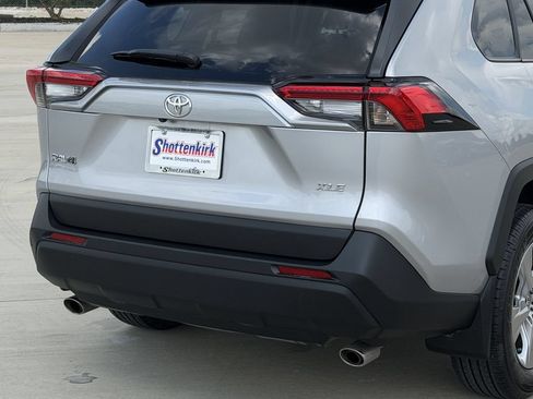 Used 2024 Toyota RAV4 XLE w/ Convenience Package FWD image 6