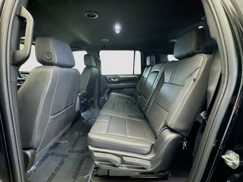 Used 2024 Chevrolet Suburban RST image 15