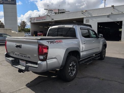 Certified 2019 Toyota Tacoma TRD Off-Road w/ Technology Package AWD/4WD image 4