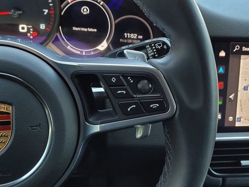 Used 2022 Porsche Cayenne w/ Premium Package AWD/4WD image 22