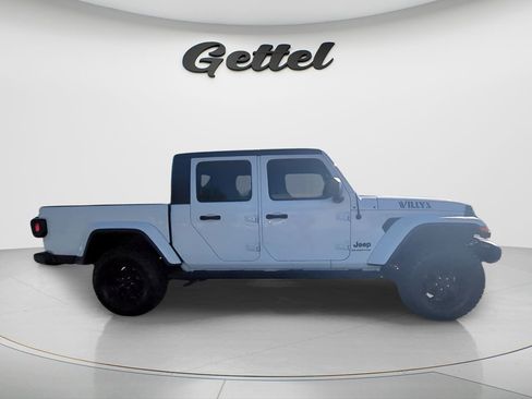Used 2022 Jeep Gladiator Willys image 6