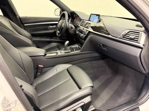 Used 2018 BMW 330i xDrive Wagon AWD/4WD image 15