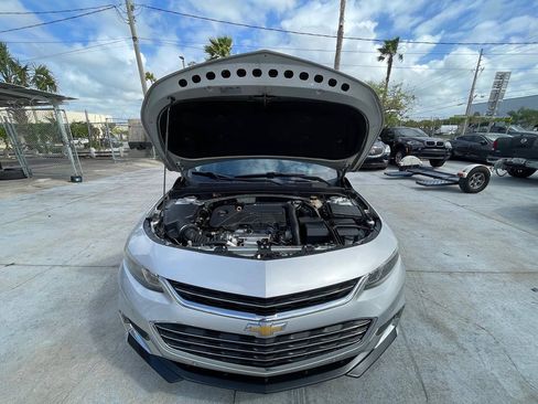 Used 2017 Chevrolet Malibu LT w/ Leather Package FWD image 15
