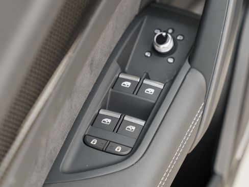 Certified 2025 Audi SQ5 Premium Plus image 24