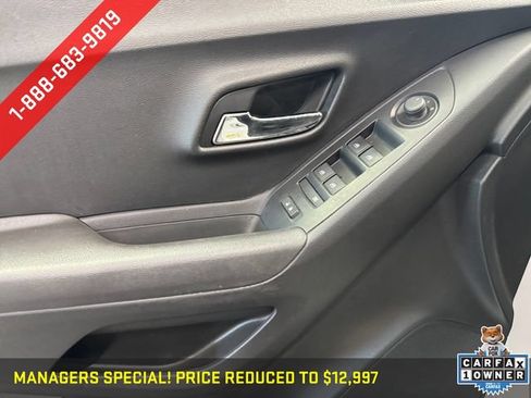 Used 2020 Chevrolet Trax LS w/ Tint and Cruise Package AWD/4WD image 27