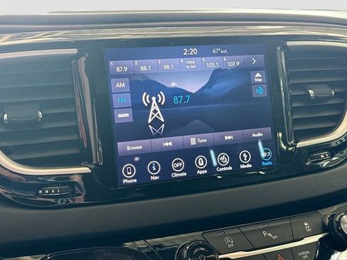 Used 2019 Chrysler Pacifica Touring-L FWD image 12