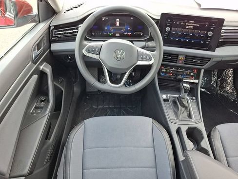 New 2026 Volkswagen Jetta SE FWD image 7