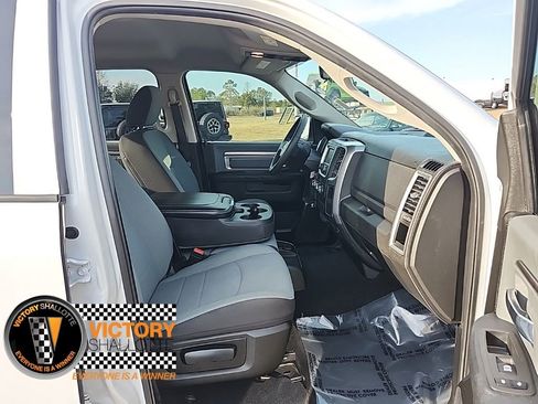 Certified 2022 RAM 1500 Classic SLT image 28