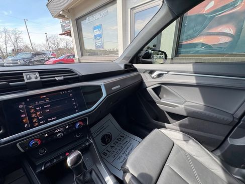 Used 2022 Audi Q3 2.0T Premium Plus image 35