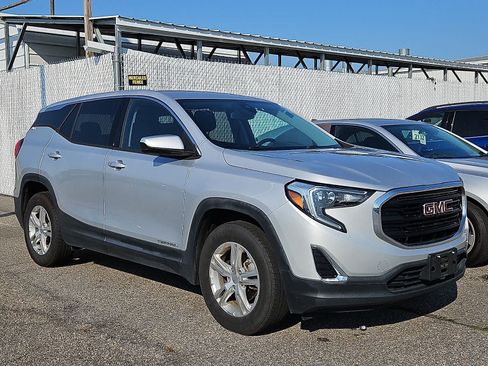 Used 2020 GMC Terrain SLE AWD/4WD image 2