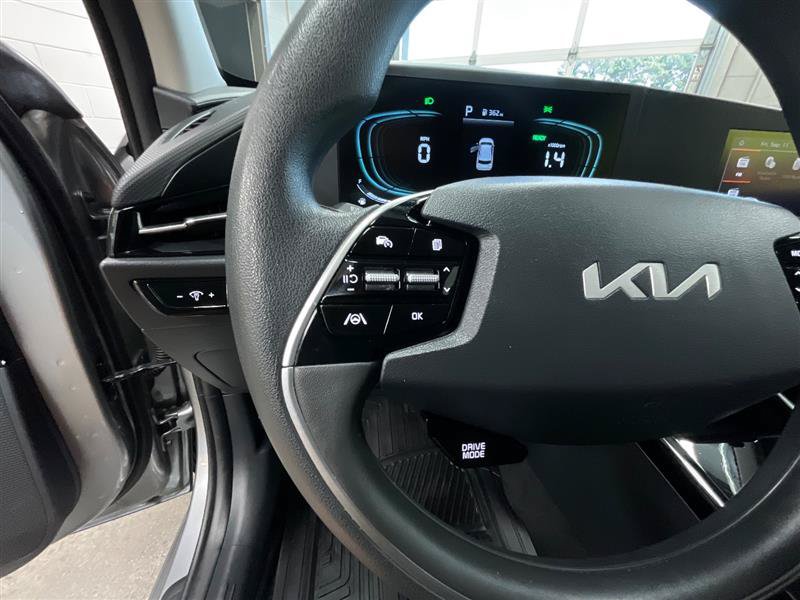 Used 2025 Kia Niro LX FWD image 21