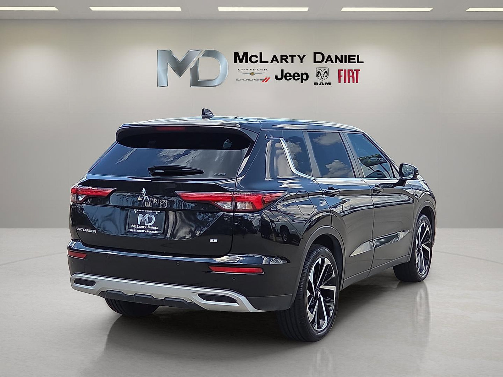 Used 2024 Mitsubishi Outlander SE AWD/4WD image 5