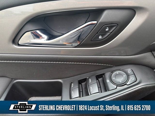 Used 2023 Chevrolet Traverse LT FWD image 17
