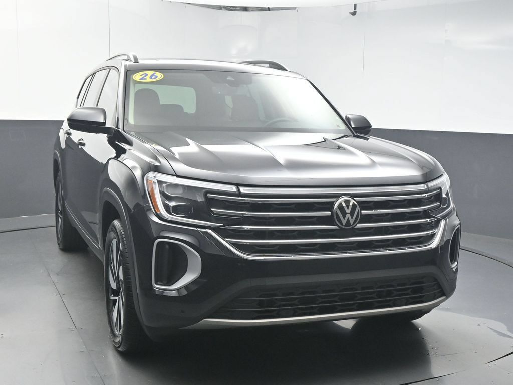 Used 2026 Volkswagen Atlas SE FWD image 2