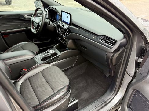 Certified 2023 Ford Escape ST-Line image 17