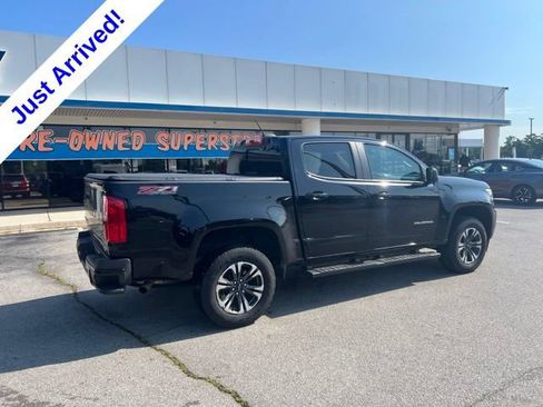 Used 2022 Chevrolet Colorado Z71 AWD/4WD image 3