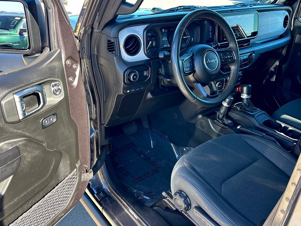 Certified 2024 Jeep Wrangler Unlimited AWD/4WD image 10