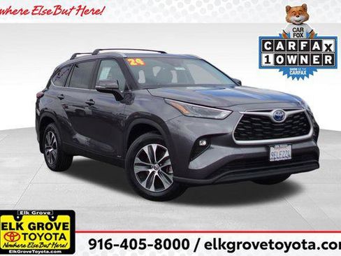 Certified 2024 Toyota Highlander XLE AWD/4WD image 1