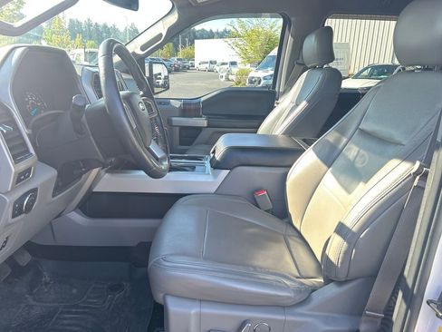 Used 2017 Ford F150 Lariat w/ Equipment Group 501A Mid AWD/4WD image 5