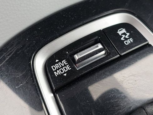 Used 2023 Toyota Corolla SE w/ Carpet Mat Package (TMS) FWD image 6