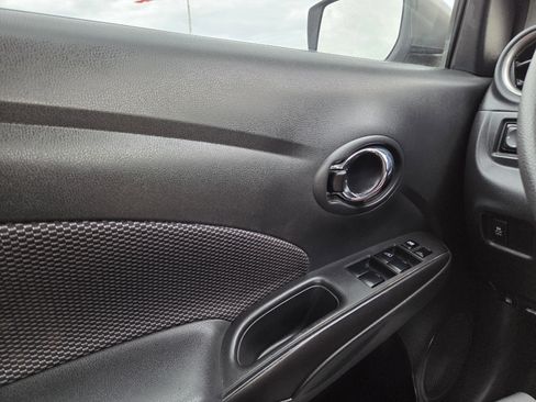 Used 2017 Nissan Versa SV image 33