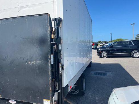 Used 2021 Chevrolet Express 4500 Extended w/ Power Convenience Package RWD image 5