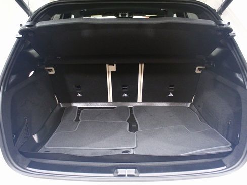 Used 2025 Mercedes-Benz GLA 250 4MATIC image 26