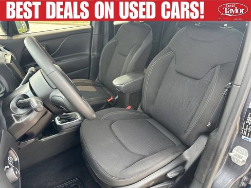 Used 2023 Jeep Renegade Altitude AWD/4WD image 11